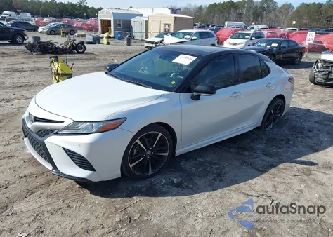 2018 Toyota Camry Xse z USA, uszkodzony, nr VIN 4T1B61HK7JU015720